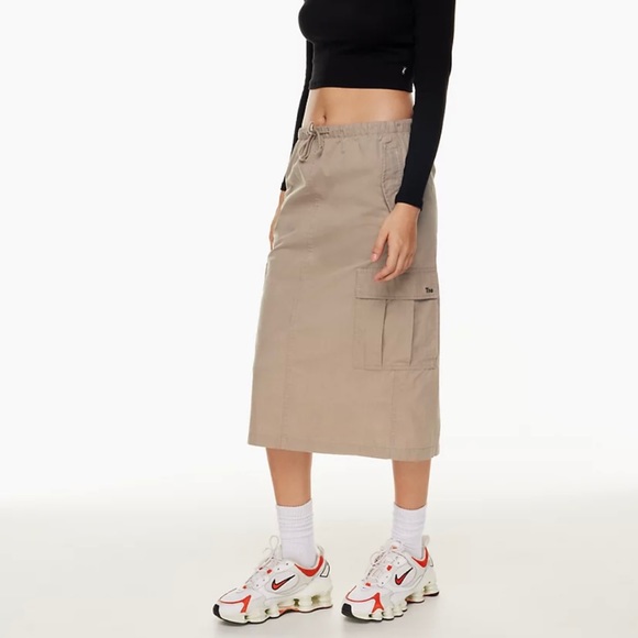 Aritzia Dresses & Skirts - Aritzia TNA Cargo Skirt